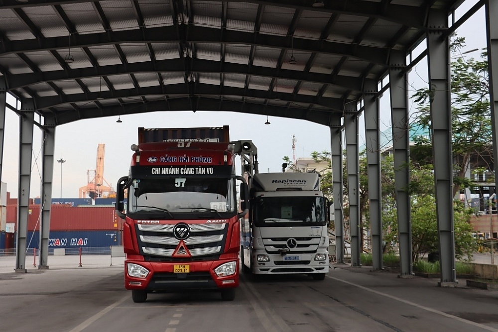 Hiện đại hóa trang thiết bị kiểm tra, giám sát hải quan giúp thông quan nhanh chóng