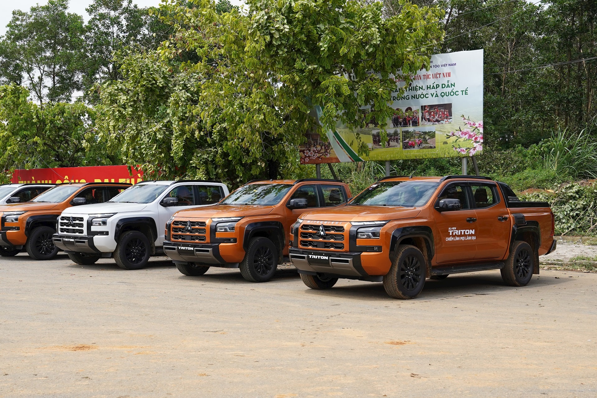 Phân khúc bán tải tiếp tục sôi động bất chấp làn sóng tranh cãi lnh07103.jpg