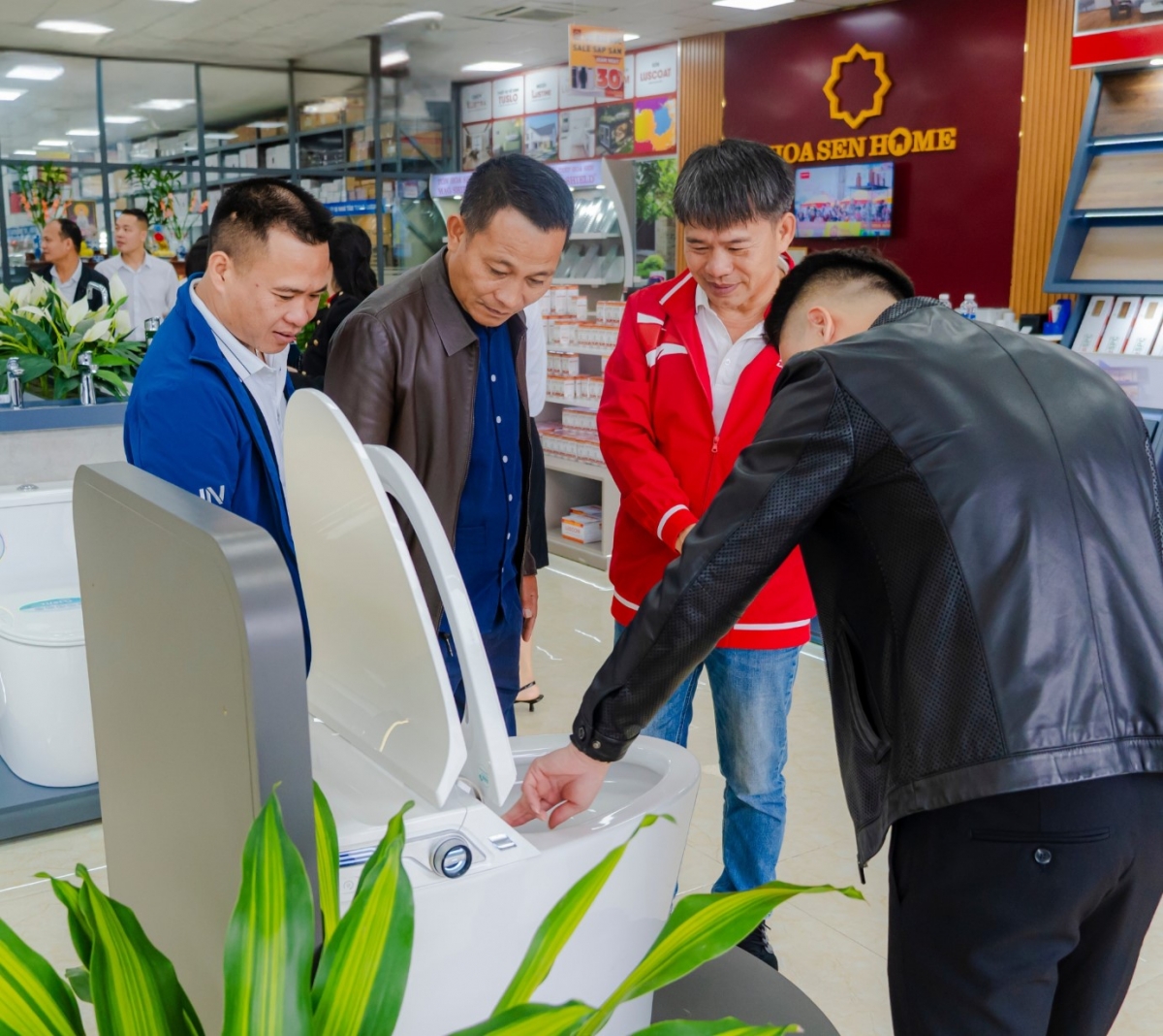 Thói quen mua sắm vật liệu xây dựng của người tiêu dùng đang dần thay đổi theo hướng chủ động hơn.  