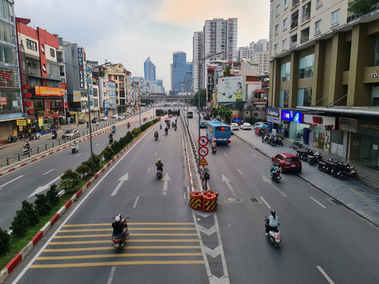 Quý I/2026, kinh tế Hà Nội vẫn phục hồi tích cực dù chịu áp lực từ nhiều yếu tố