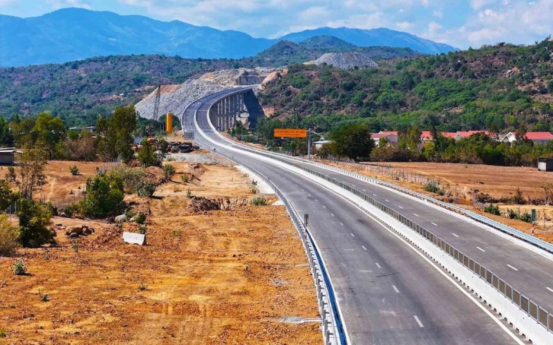Khi dòng vốn đầu tư công thực sự được “khơi thông” Khi dòng vốn đầu tư công thực sự được “khơi thông”