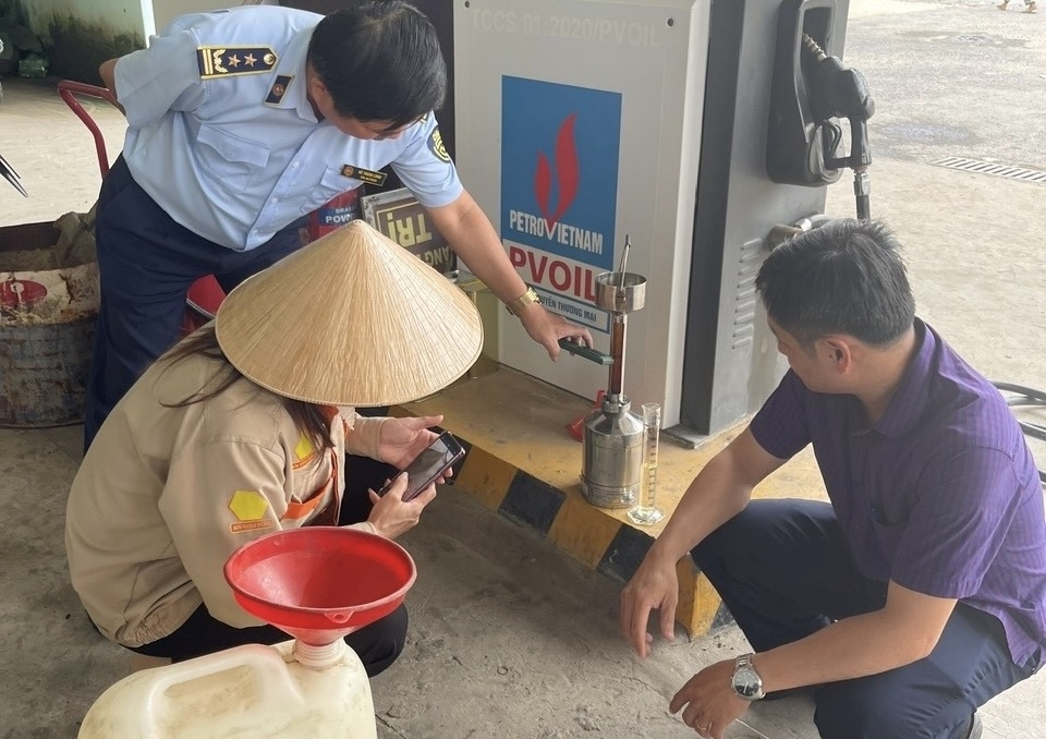 Vĩnh Long: Kiểm soát chặt giá cả, chất lượng xăng dầu