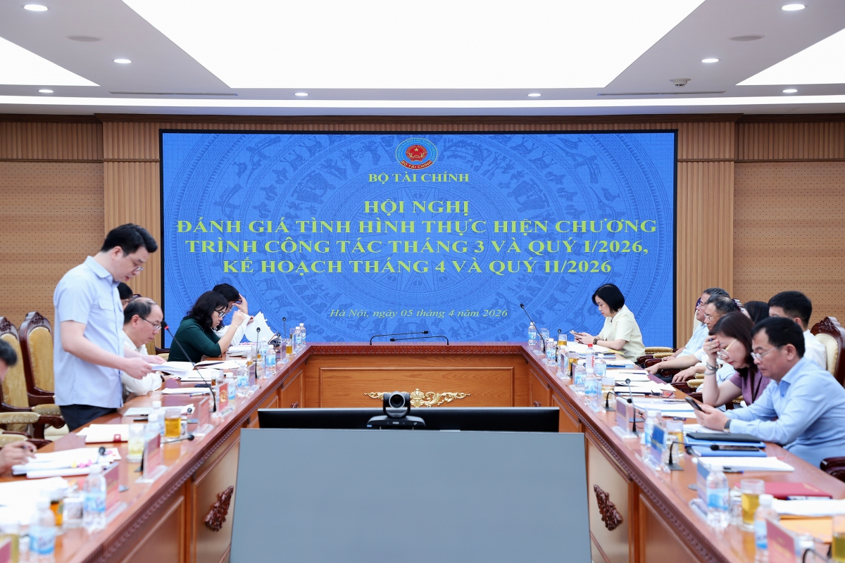 Giữ vững ổn định vĩ mô, tạo đà tăng trưởng trong bối cảnh nhiều biến động Giữ vững ổn định vĩ mô, tạo đà tăng trưởng trong bối cảnh nhiều biến động