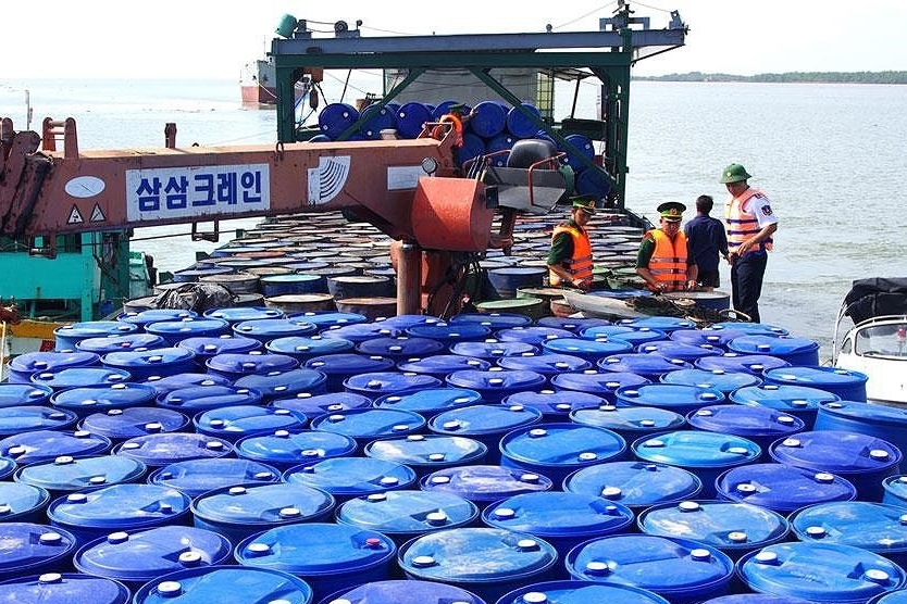 Xử lý nghiêm vi phạm trong kinh doanh, vận chuyển xăng dầu tại khu vực biên giới