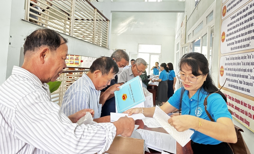 Nhiều hộ kinh doanh vẫn còn lúng túng với quy định tham gia bảo hiểm xã hội bắt buộc