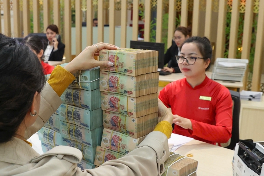 Ngân hàng tăng tốc vốn, cổ tức tiếp tục “nóng”