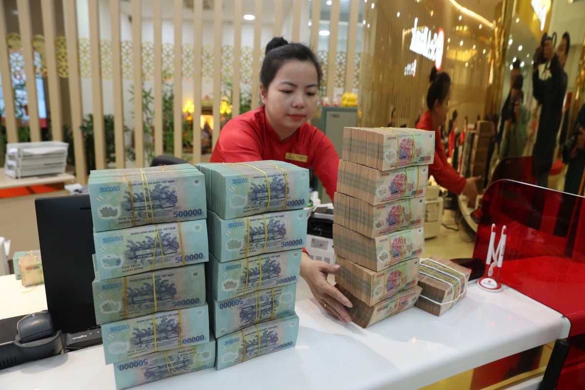 Dư nợ tín dụng vượt 19,18 triệu tỷ đồng, tiếp tục hướng vào sản xuất