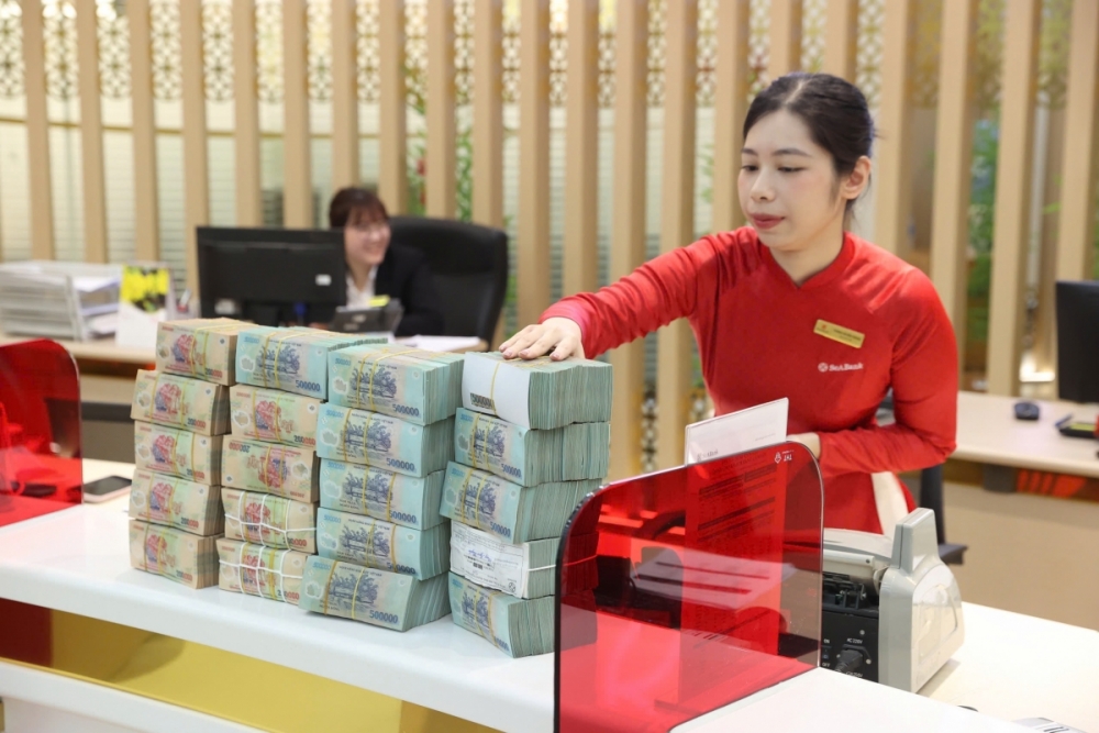 Bài toán đặt ra là “giữ cân bằng như thế nào” giữa lãi suất, tỷ giá và tăng trưởng, cũng như kiểm soát lạm phát. Ảnh minh hoạ: CTV Bài toán đặt ra là “giữ cân bằng như thế nào” giữa lãi suất, tỷ giá và tăng trưởng, cũng như kiểm soát lạm phát. Ảnh minh hoạ: CTV