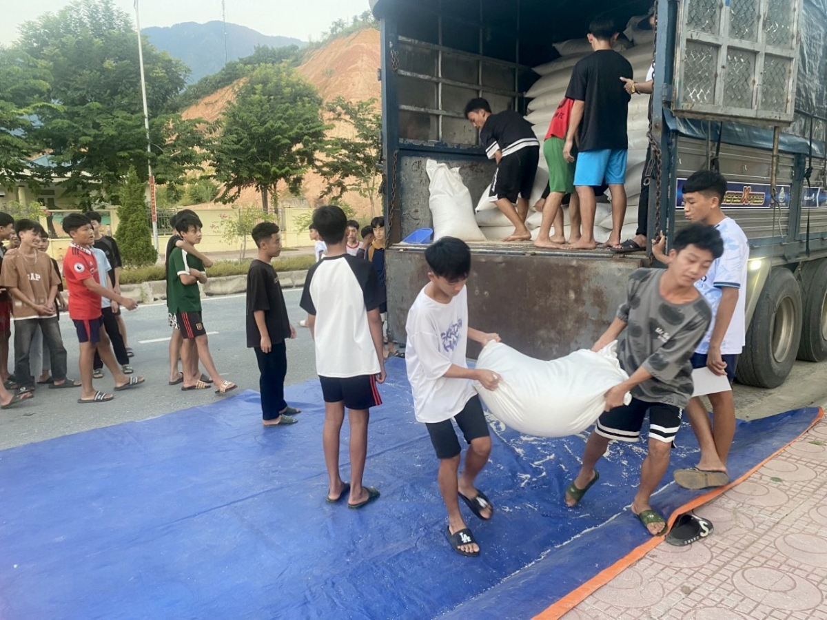 Cục Dự trữ Nhà nước xuất cấp bổ sung hơn 55 tấn gạo hỗ trợ học sinh học kỳ II Cục Dự trữ Nhà nước xuất cấp bổ sung hơn 55 tấn gạo hỗ trợ học sinh học kỳ II