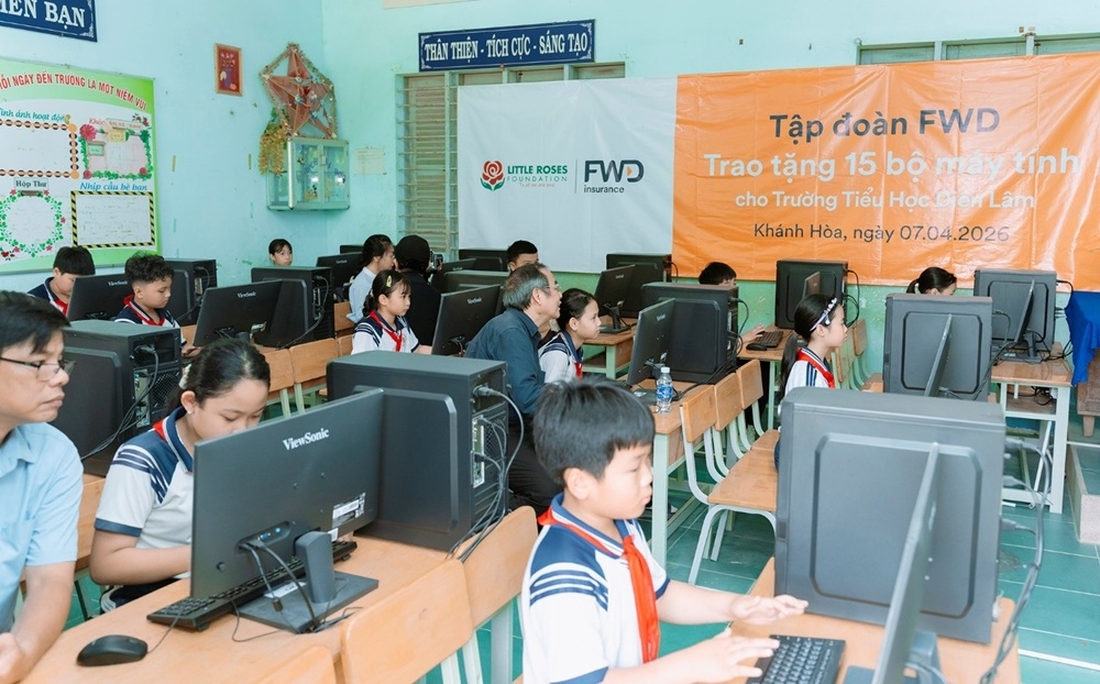 Tập đoàn FWD hỗ trợ thiết bị học tập cho gần 1.500 học sinh tại tỉnh Khánh Hòa Tập đoàn FWD hỗ trợ thiết bị học tập cho gần 1.500 học sinh tại tỉnh Khánh Hòa