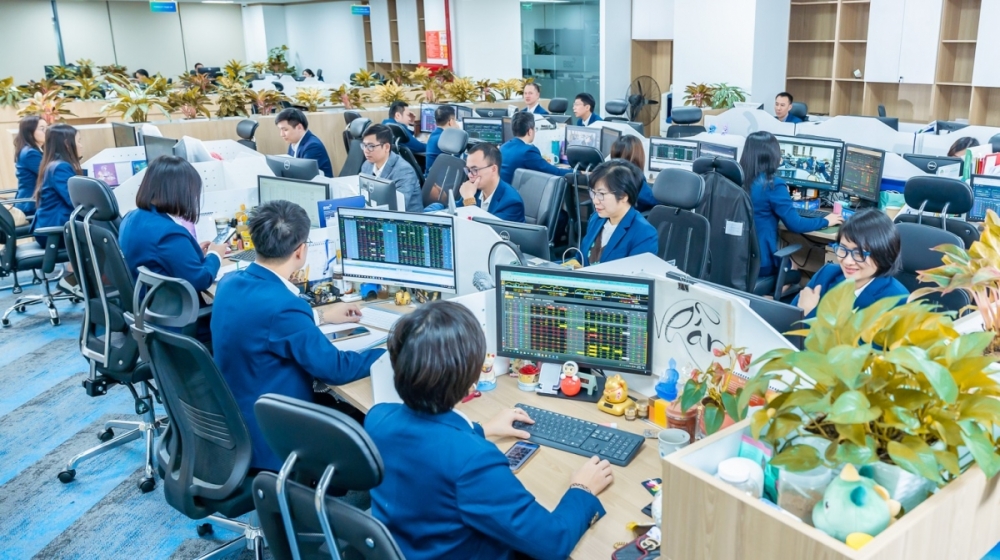 Nâng hạng TTCK Việt Nam: Bước chuyển từ “thị trường cận biên” sang “tài sản phân bổ toàn cầu” Nâng hạng TTCK Việt Nam: Bước chuyển từ “thị trường cận biên” sang “tài sản phân bổ toàn cầu”
