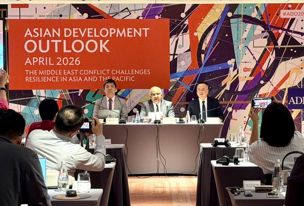 ADB: Kinh tế Việt Nam duy trì đà tăng trưởng cao, dư địa tài khóa - tiền tệ vẫn hỗ trợ phục hồi