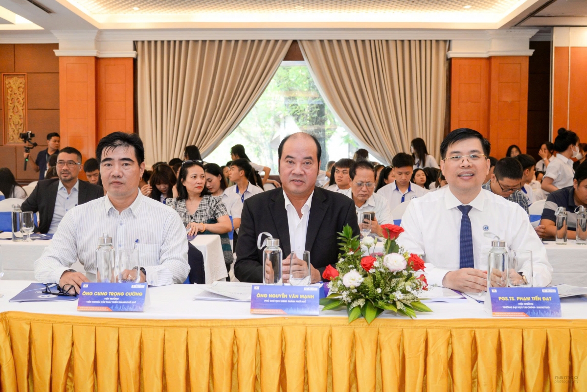 Tìm lời giải cho bài toán phát triển của Thành phố Huế
