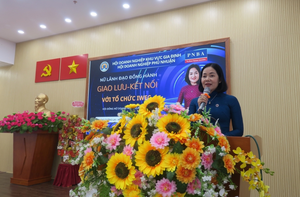 Bản lĩnh chèo lái doanh nghiệp và hội nhập của nữ doanh nhân trong kỷ nguyên số Bản lĩnh chèo lái doanh nghiệp và hội nhập của nữ doanh nhân trong kỷ nguyên số