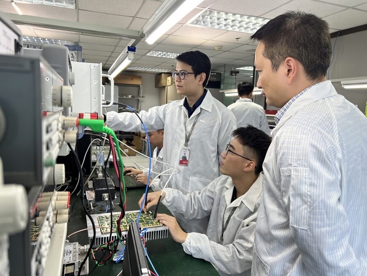 Bước nhảy lượng tử đang mở ra cơ hội kinh tế mới cho Việt Nam Bước nhảy lượng tử đang mở ra cơ hội kinh tế mới cho Việt Nam
