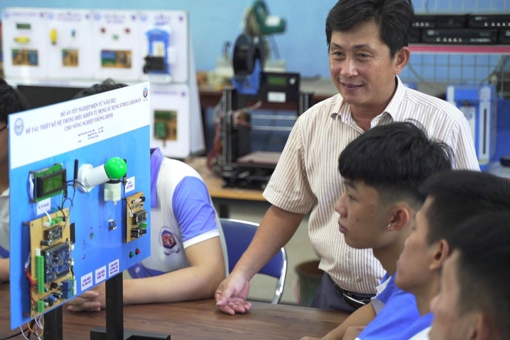 Nhân lực chất lượng cao và năng lực cạnh tranh quốc gia: Hàm ý chính sách từ kinh nghiệm Hàn Quốc và Nhật Bản