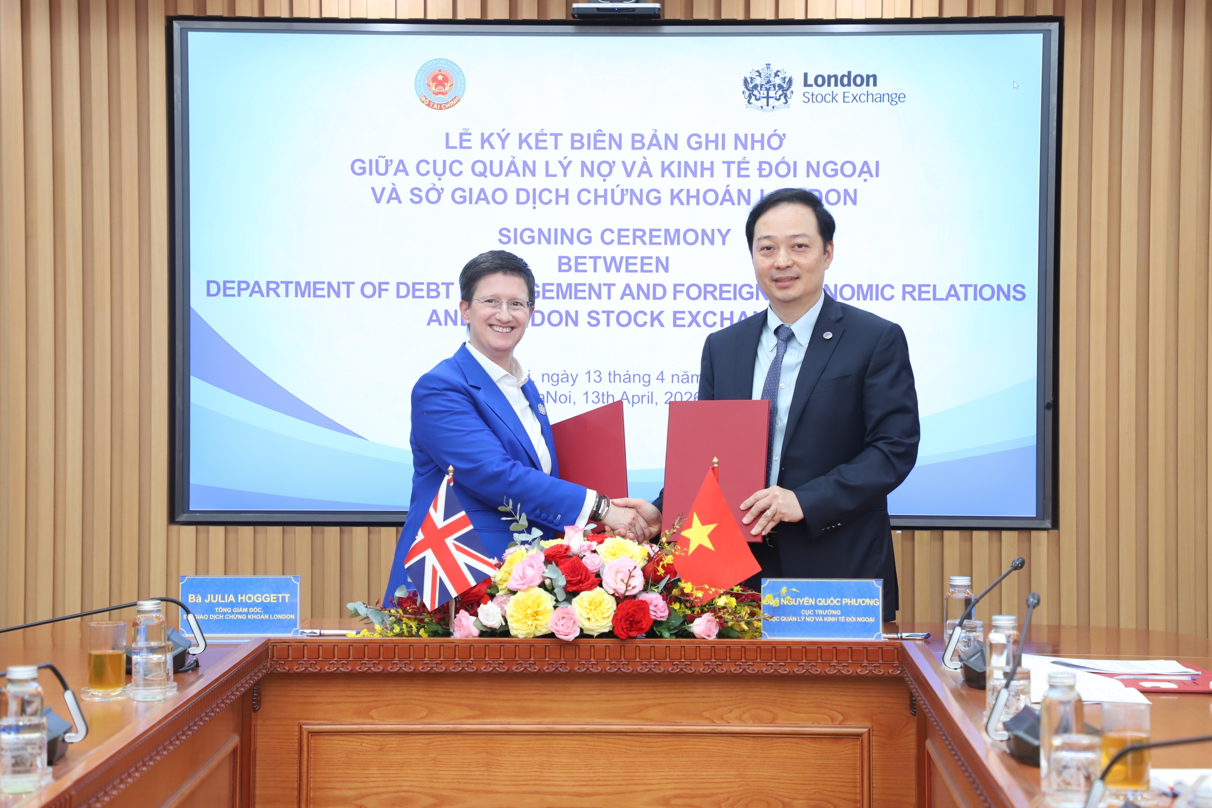 Đa dạng hóa kênh huy động vốn, thu hút nguồn lực tài chính toàn cầu Đa dạng hóa kênh huy động vốn, thu hút nguồn lực tài chính toàn cầu