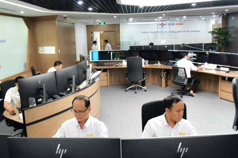 EVNHCMC đẩy mạnh các giải pháp đảm bảo cung ứng và tiết kiệm điện