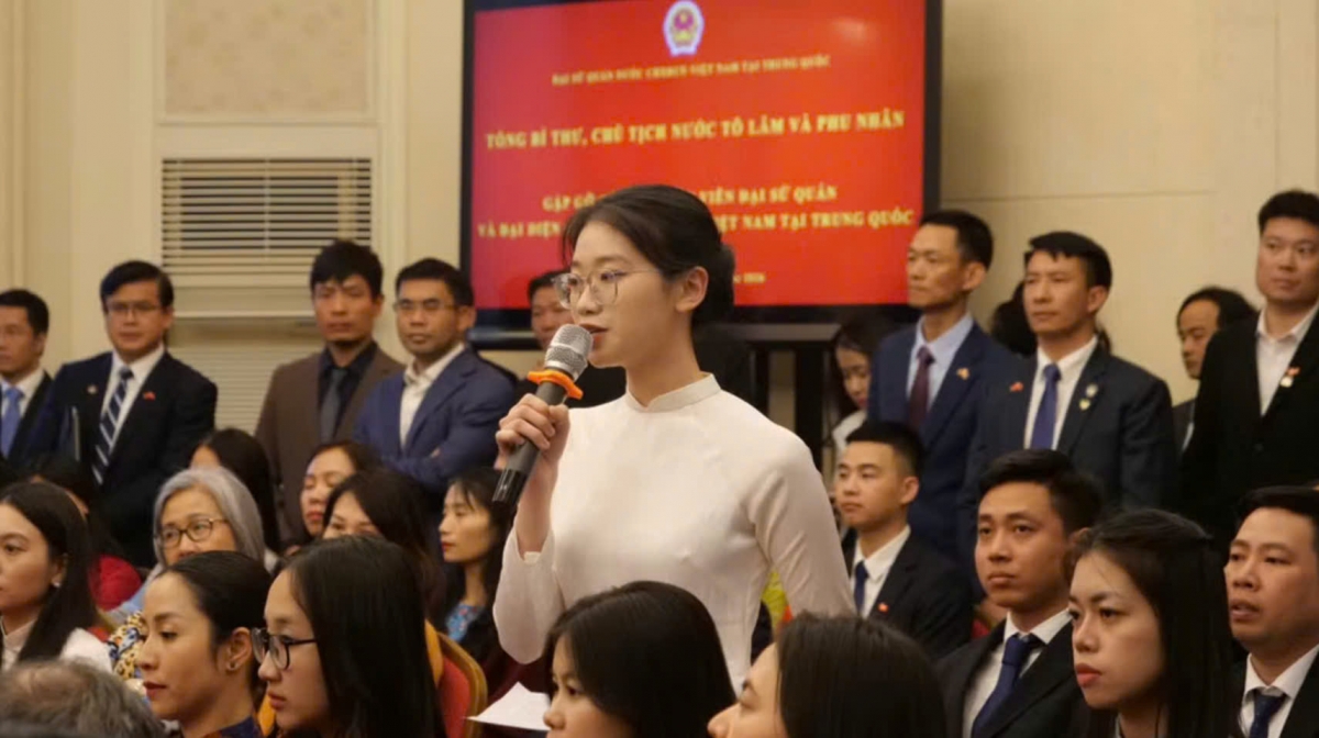 Tổng Bí thư, Chủ tịch nước Tô Lâm gặp gỡ cộng đồng người Việt Nam tại Trung Quốc