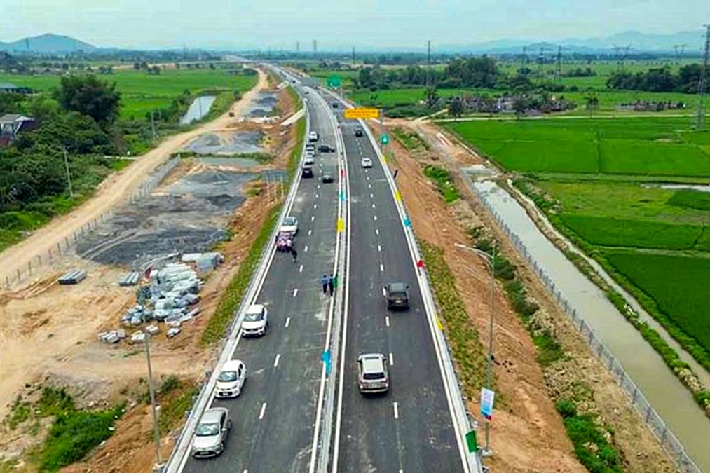INFOGRAPHIC: Phân bổ, giải ngân vốn đầu tư công 3 tháng đầu năm 2026