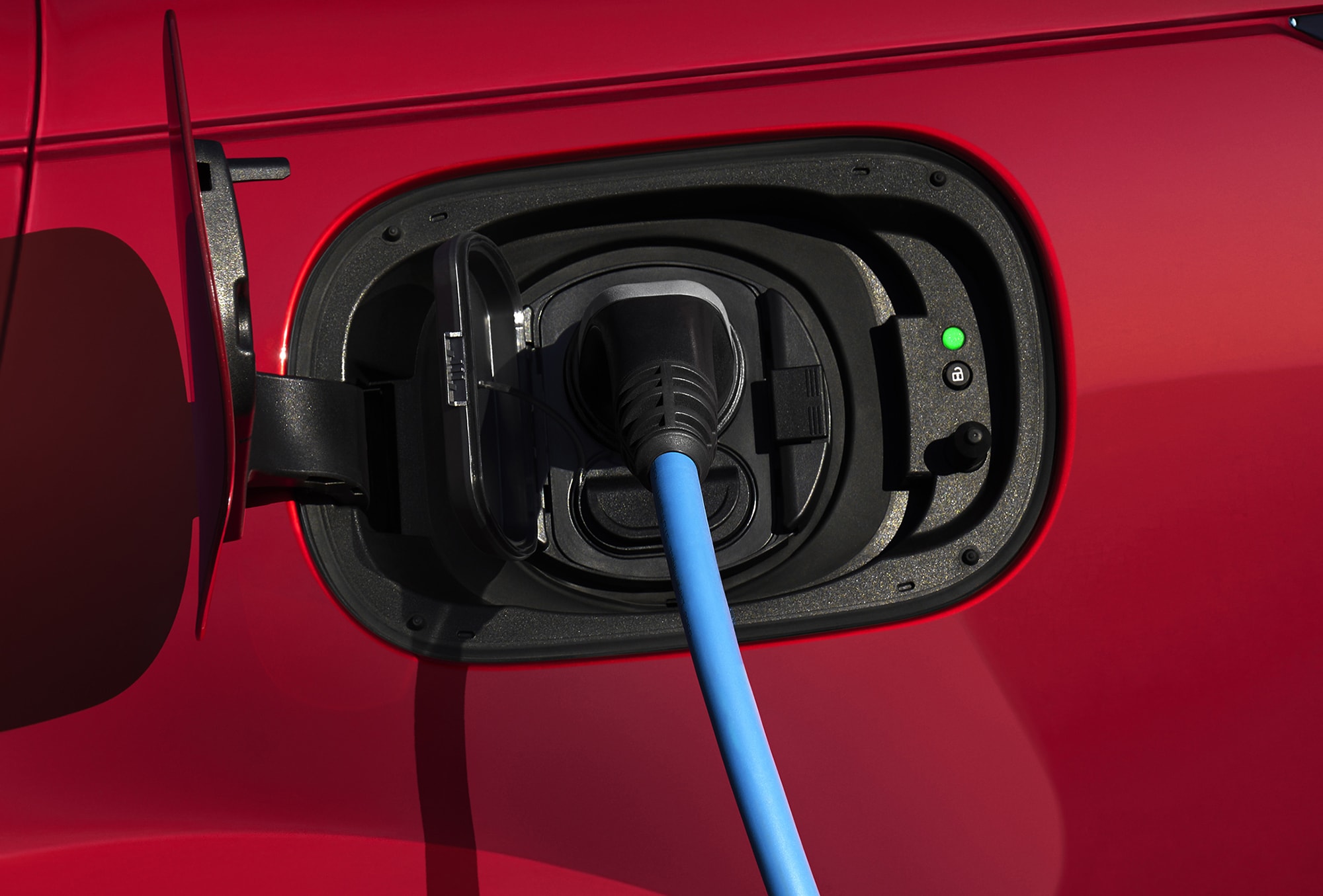 l46124gl_303103207_23my179_phev_1x1_think-2_framec.original.jpg