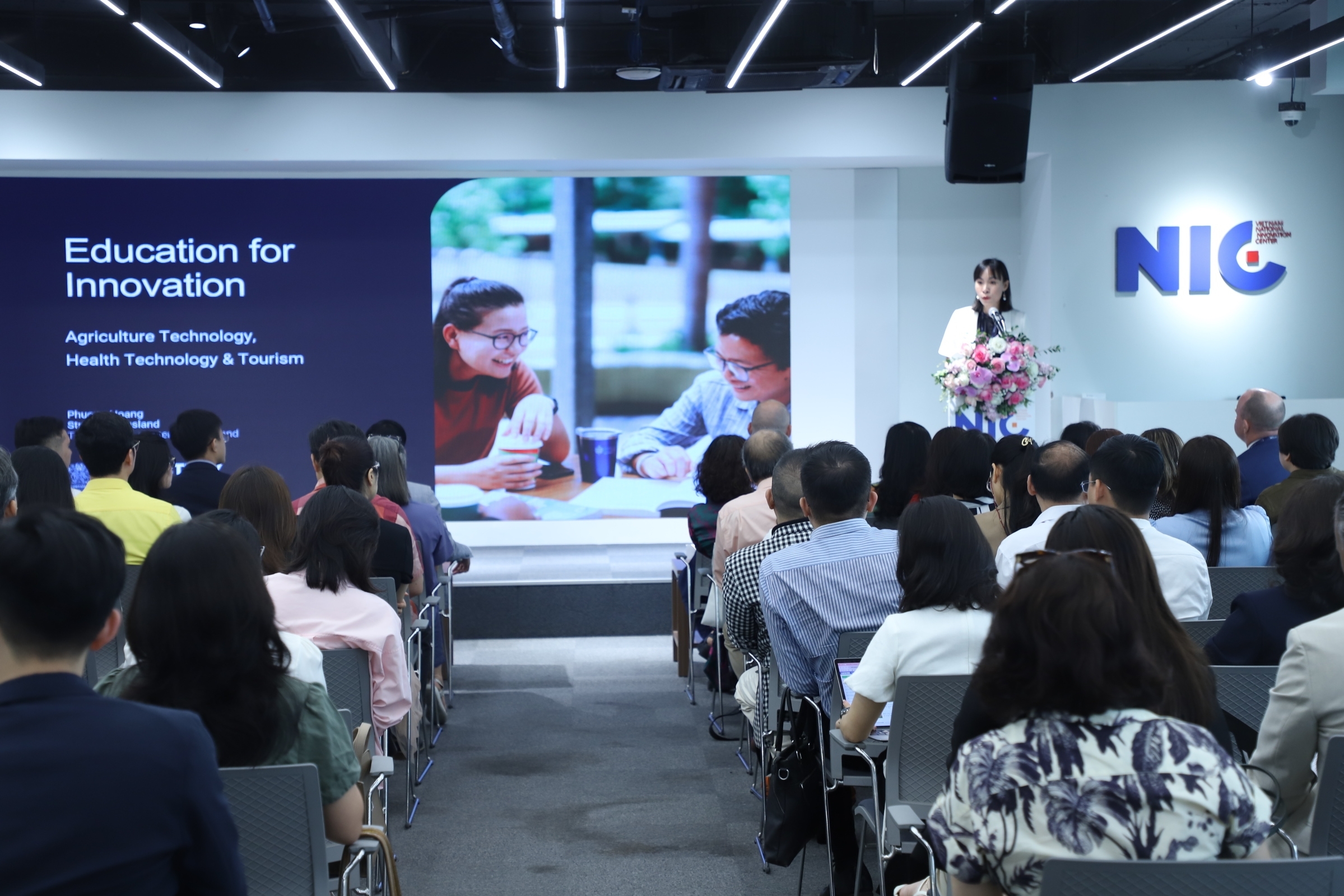 Nâng cao chất lượng đào tạo, thúc đẩy đổi mới sáng tạo và chuyển đổi số toàn diện