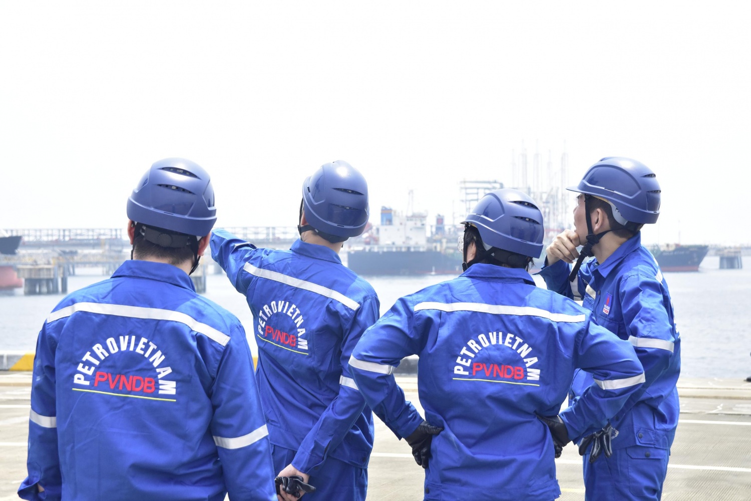 Petrovietnam và bài toán ổn định cung ứng xăng dầu trước biến động năng lượng toàn cầu Petrovietnam - PVNDB