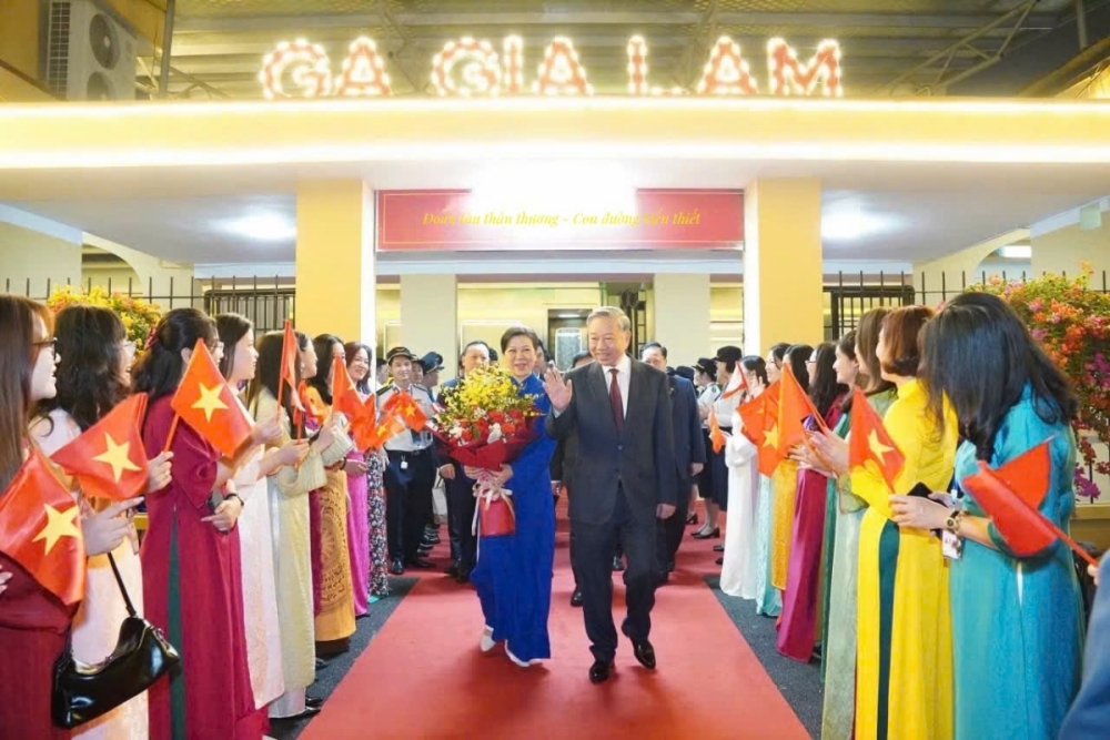 Đường sắt đảm bảo an toàn tuyệt đối chuyến tàu đặc biệt đưa Tổng Bí thư, Chủ tịch nước Tô Lâm về nước Đường sắt đảm bảo an toàn tuyệt đối chuyến tàu đặc biệt đưa Tổng Bí thư, Chủ tịch nước Tô Lâm về nước