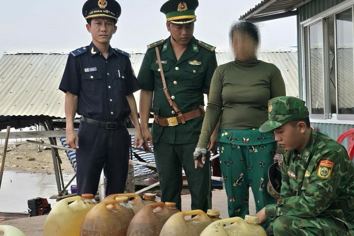 Hải quan khu vực XX ngăn chặn nhiều vụ xuất lậu dầu DO qua biên giới