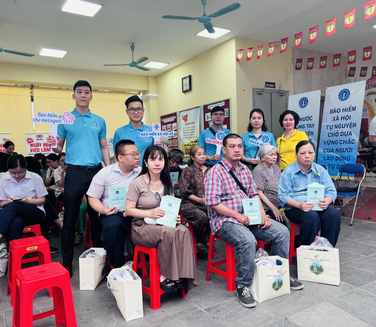 Gia cố “lưới an sinh” bằng bảo hiểm xã hội tự nguyện cho người yếu thế