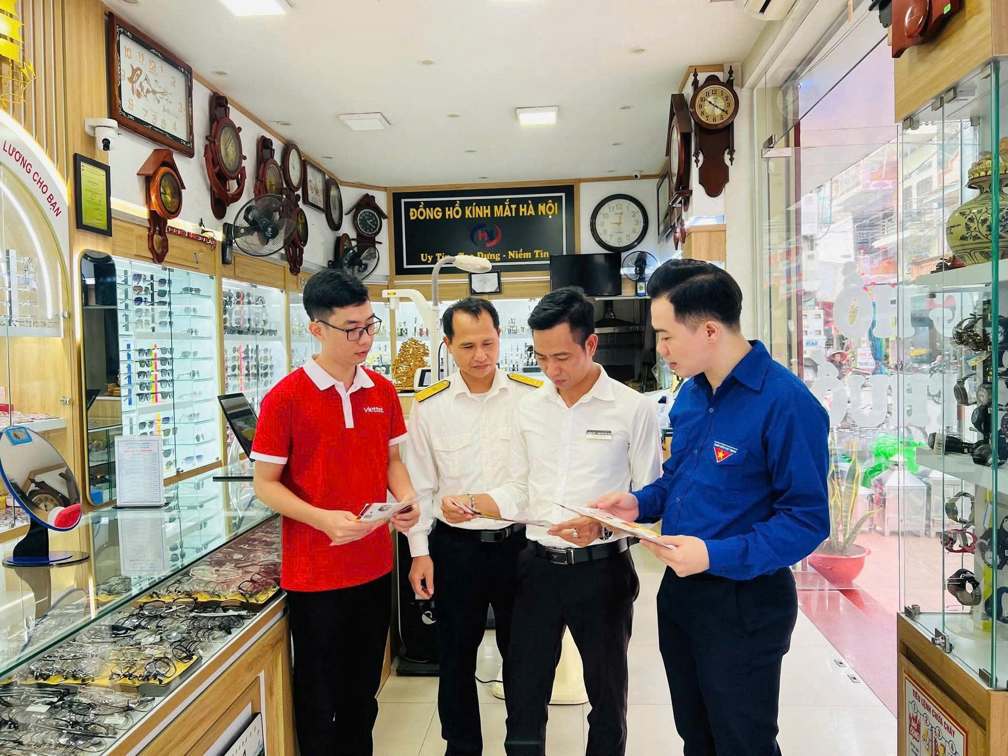 Bài 2: TS. Lê Duy Bình: 