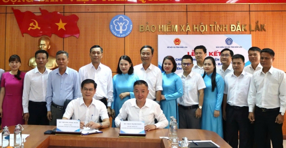 Đắk Lắk: Ký kết Quy chế phối hợp giữa cơ quan Bảo hiểm xã hội và Sở Nội vụ