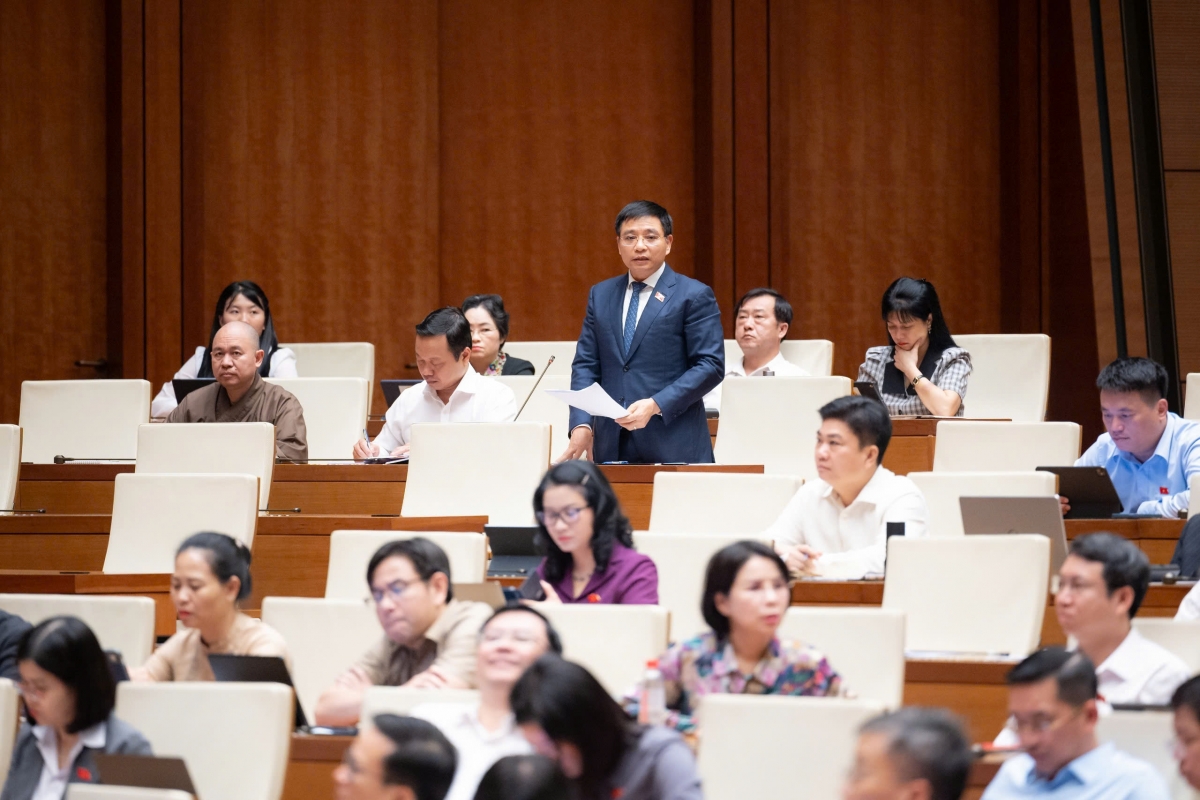 Khám sức khỏe định kỳ toàn dân, đấu tranh vi phạm an toàn thực phẩm “không vùng cấm”