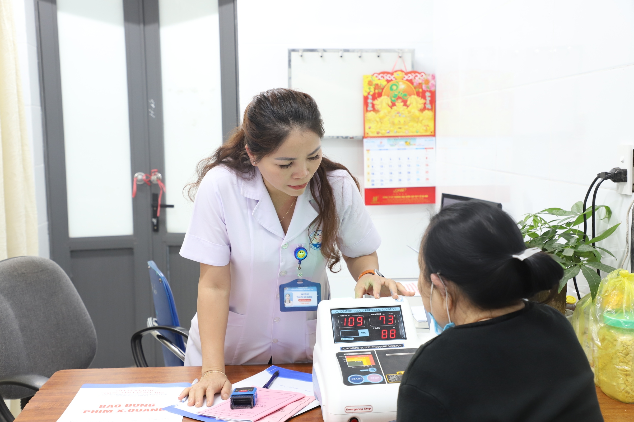 Hoàn thiện cơ chế, chính sách tài chính phục vụ công tác khám sức khỏe định kỳ Hoàn thiện cơ chế, chính sách tài chính phục vụ công tác khám sức khỏe định kỳ