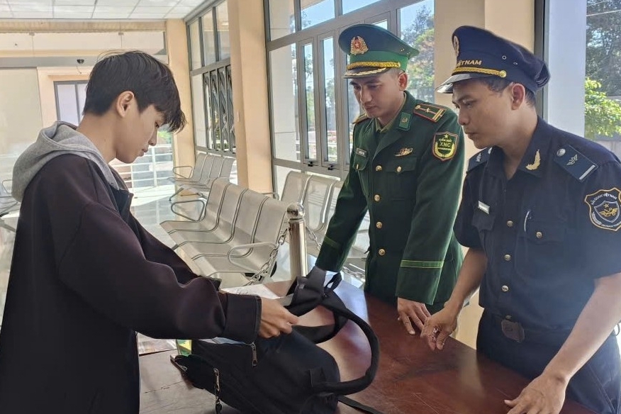 Lý do Hải quan cửa khẩu Buprăng thu ngân sách tăng đột biến