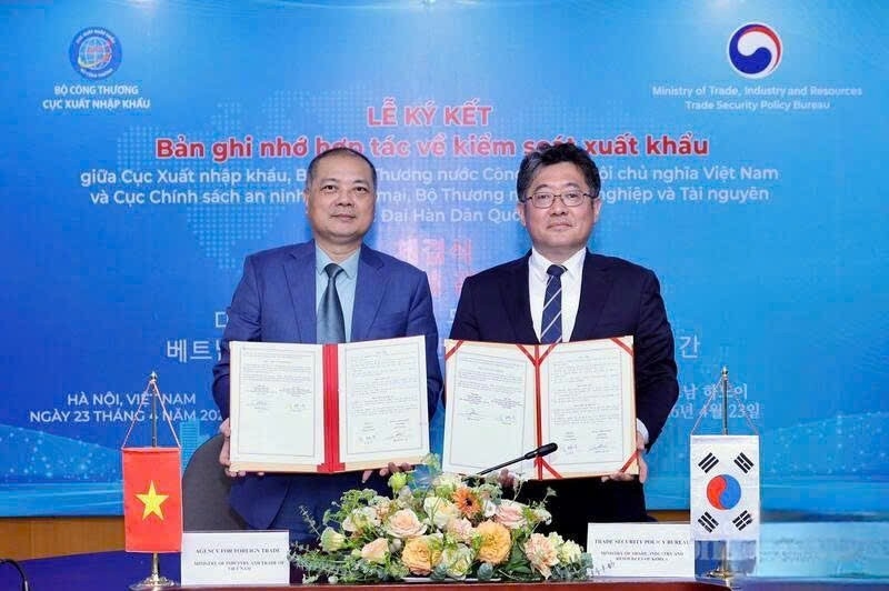 Ký kết Bản ghi nhớ hợp tác về kiểm soát xuất khẩu