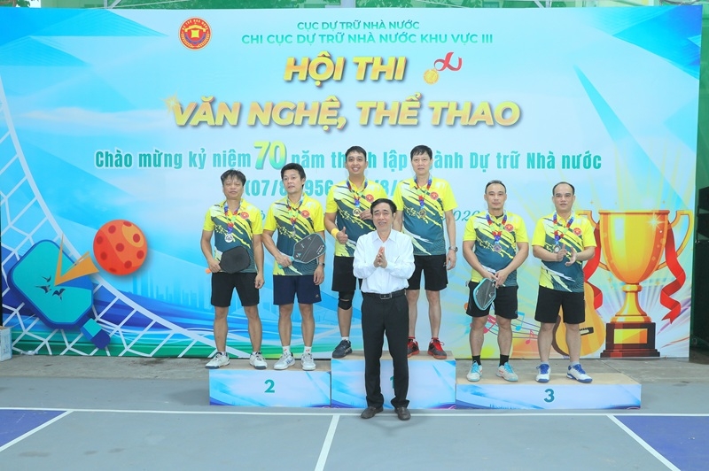 Chi cục Dự trữ Nhà nước khu vực III: Sôi nổi hội thi văn nghệ, thể thao
