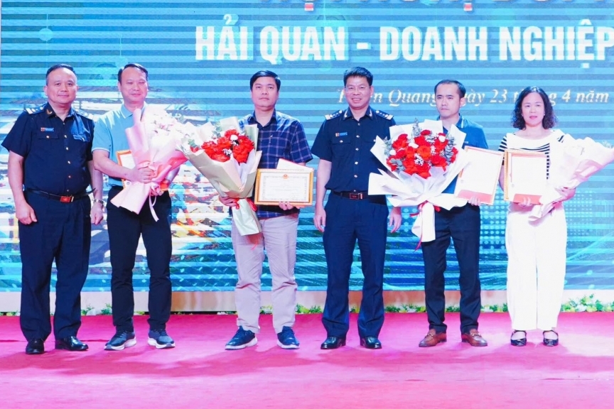 Hải quan khu vực XVI gỡ vướng cho doanh nghiệp xuất nhập khẩu tại Tuyên Quang