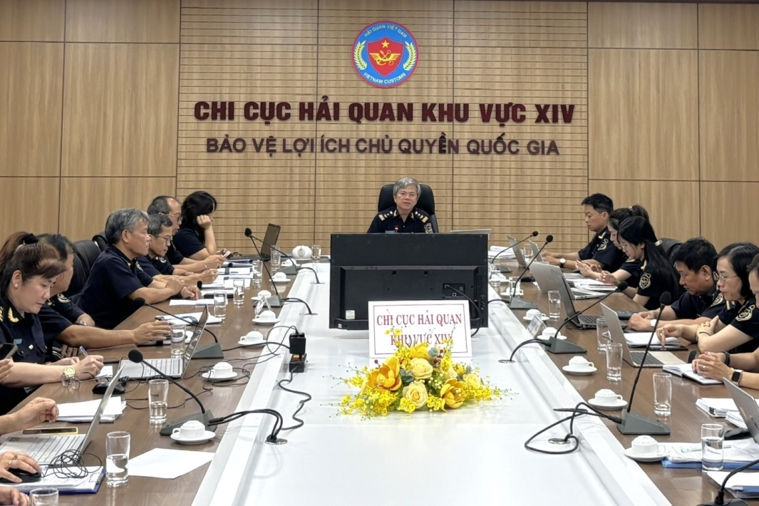 Chi cục Hải quan khu vực XIV đối thoại, gỡ vướng cho cộng đồng doanh nghiệp
