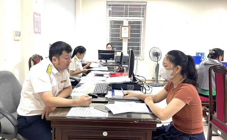 Công chức Thuế tỉnh Cao Bằng đẩy mạnh tuyên truyền, hỗ trợ người nộp thuế..