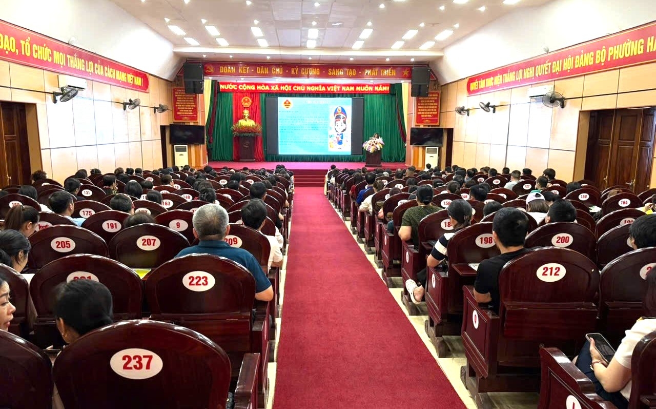 Truyền thông chính sách: 