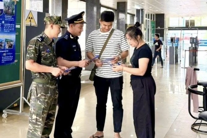Hải quan cửa khẩu quốc tế Tà Lùng: Đẩy mạnh tuyên truyền, giúp người dân “tránh bẫy” tội phạm ma túy