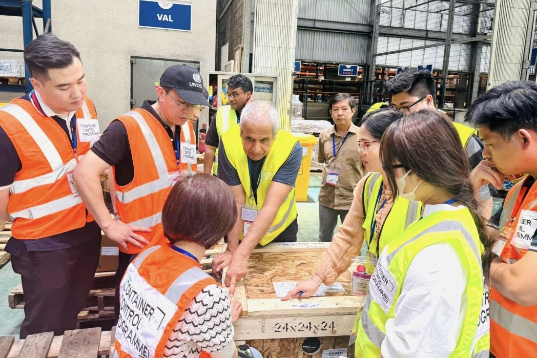 Tăng cường năng lực kiểm soát hàng hoá vận chuyển qua hàng không