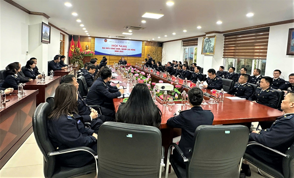 Giữ vững “mạch số”, Hải quan khu vực VII duy trì thông quan liên tục Giữ vững “mạch số”, Hải quan khu vực VII duy trì thông quan liên tục
