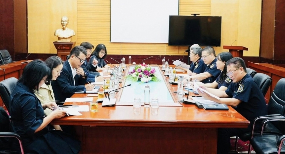 Quang cảnh buổi làm việc.