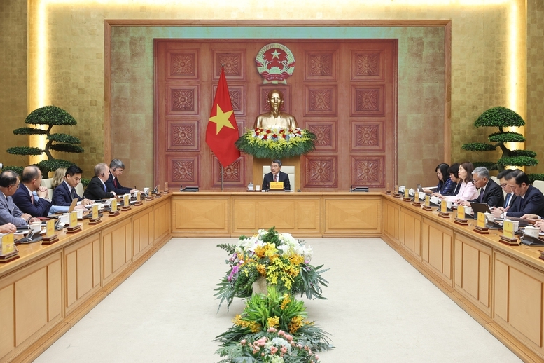 Mở cánh cửa ra thế giới, thu hút “đại bàng công nghệ”