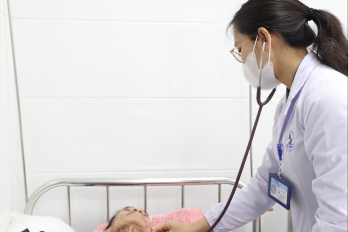 Tiếp tục rà soát, hoàn thiện nhiều văn bản quy định về bảo hiểm y tế