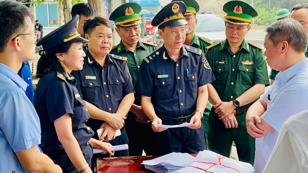 Phương tiện không người lái được quản lý bằng dữ liệu hải quan