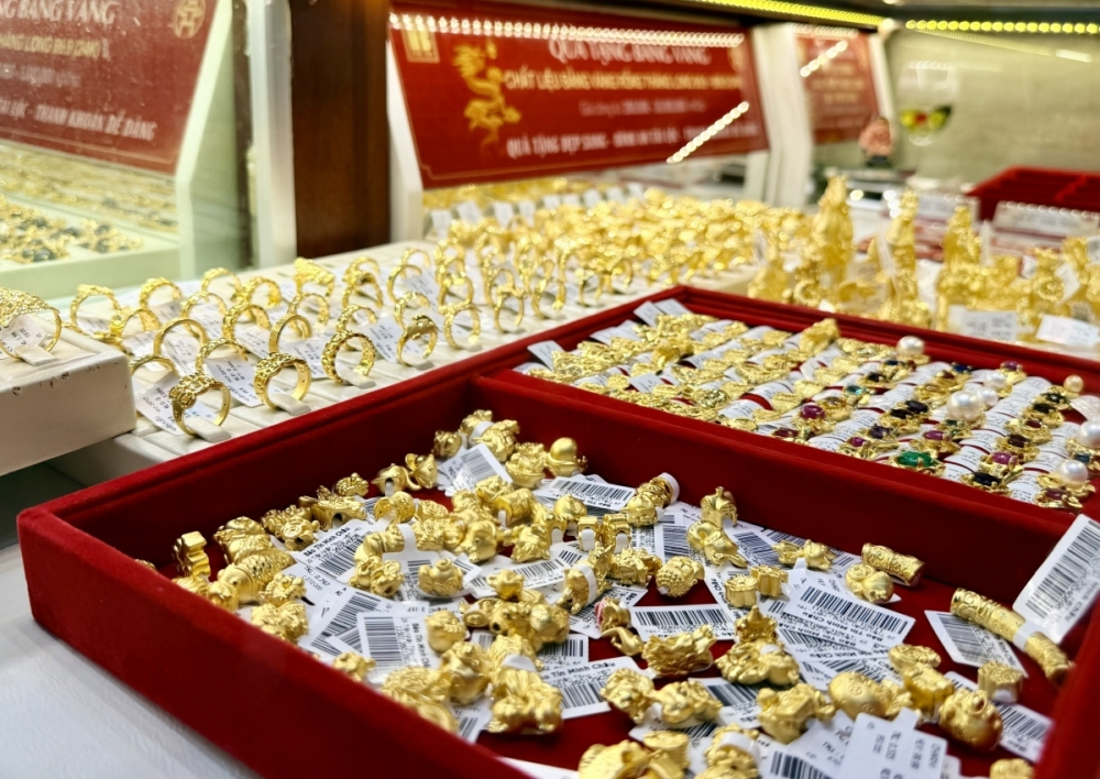 Cầu đầu tư vàng vẫn cao nhưng xu hướng tăng giá đã “hạ nhiệt” Cầu đầu tư vàng vẫn cao nhưng xu hướng tăng giá đã “hạ nhiệt”