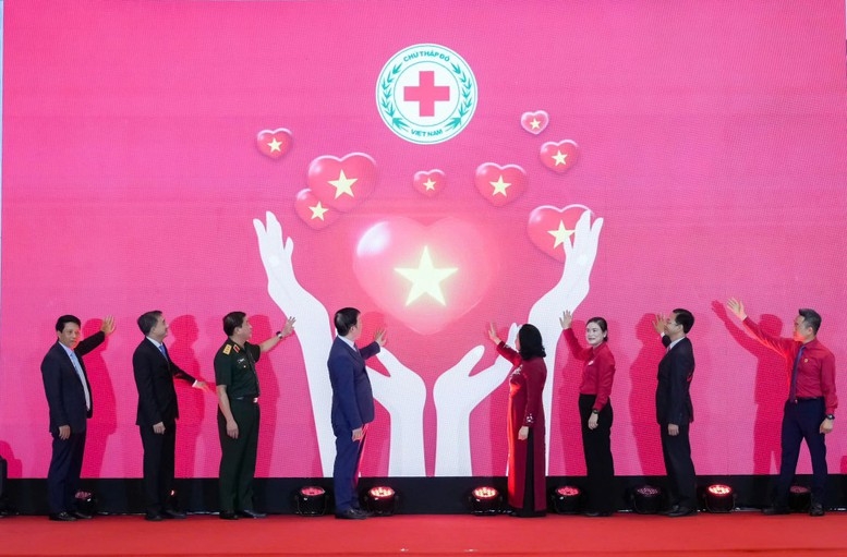 Tháng Nhân đạo 2026 tạo dấu ấn với 620 tỷ đồng ủng hộ người yếu thế